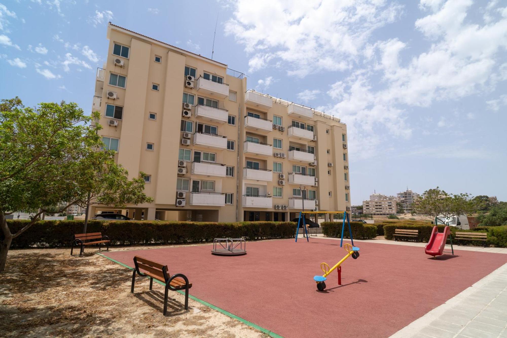 דירות לרנקה Kave Blue Mackenzie 1 Bdr Flat With Pool מראה חיצוני תמונה