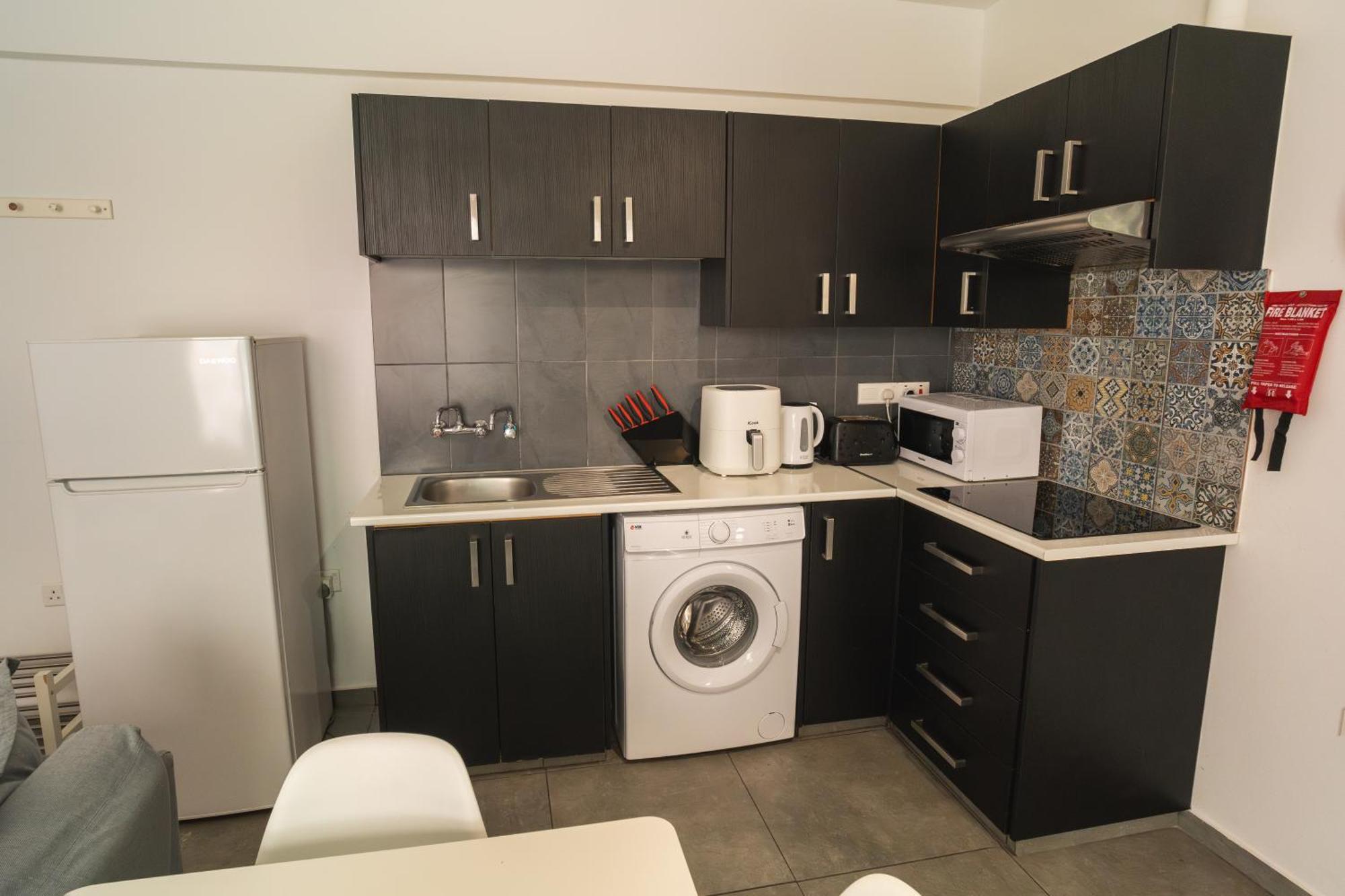 דירות לרנקה Kave Blue Mackenzie 1 Bdr Flat With Pool מראה חיצוני תמונה