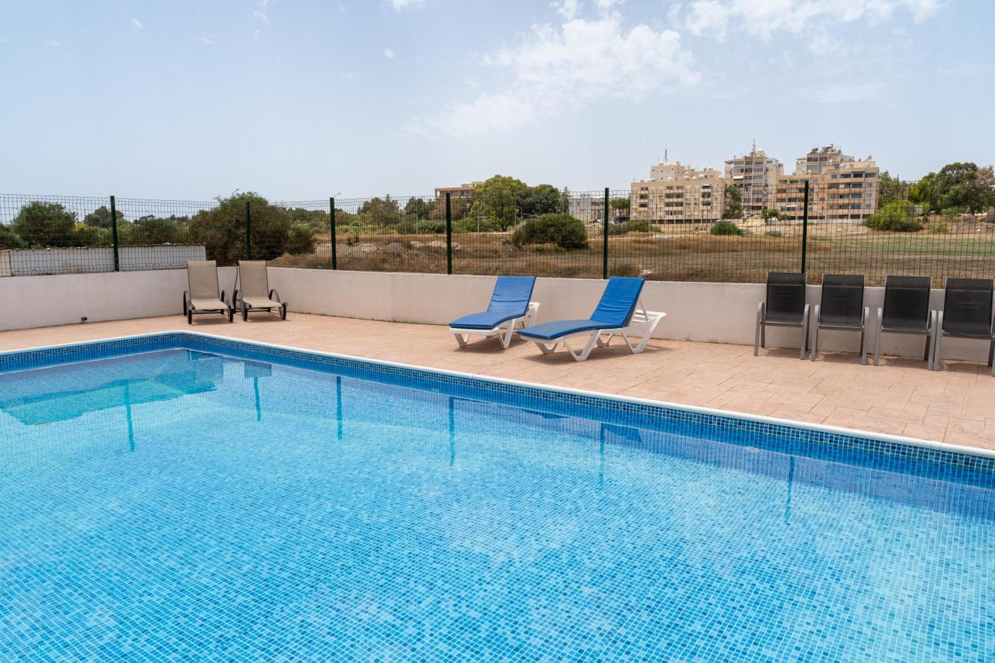 דירות לרנקה Kave Blue Mackenzie 1 Bdr Flat With Pool מראה חיצוני תמונה