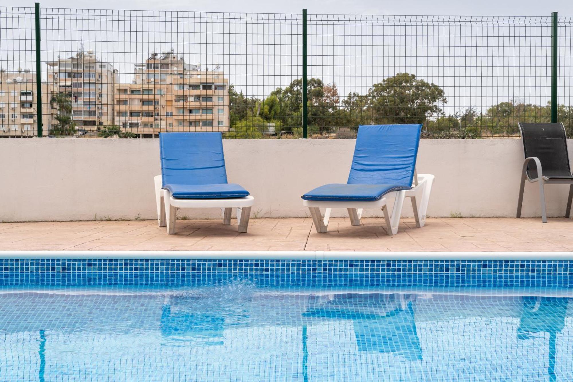 דירות לרנקה Kave Blue Mackenzie 1 Bdr Flat With Pool מראה חיצוני תמונה